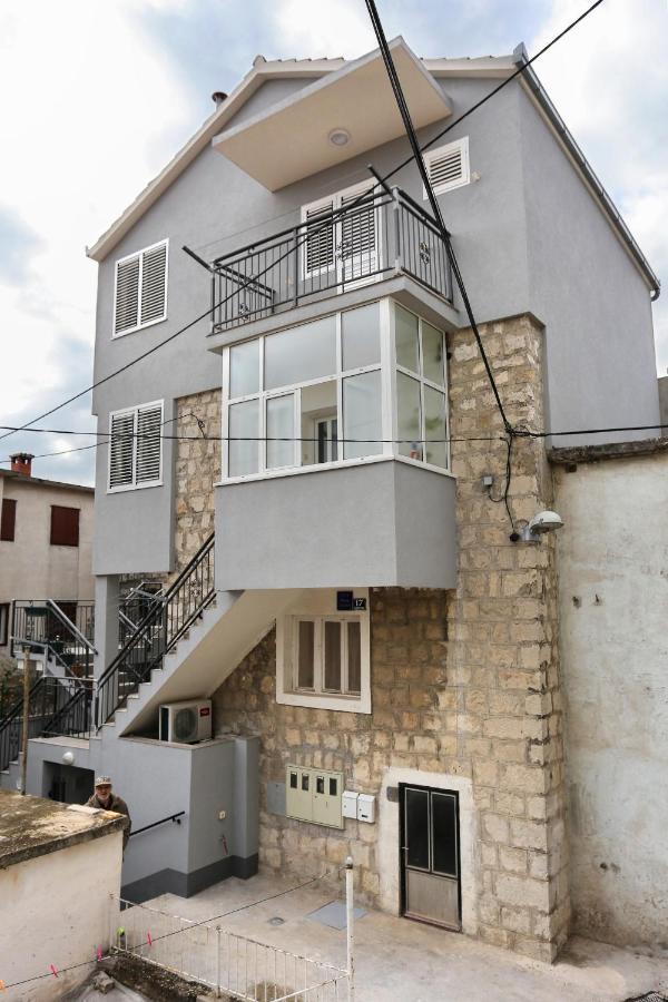Apartments By The Sea Kastel Kambelovac, Kastela - 8679 外观 照片