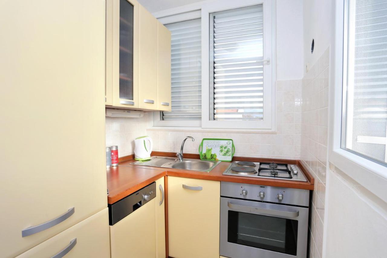 Apartments By The Sea Kastel Kambelovac, Kastela - 8679 外观 照片