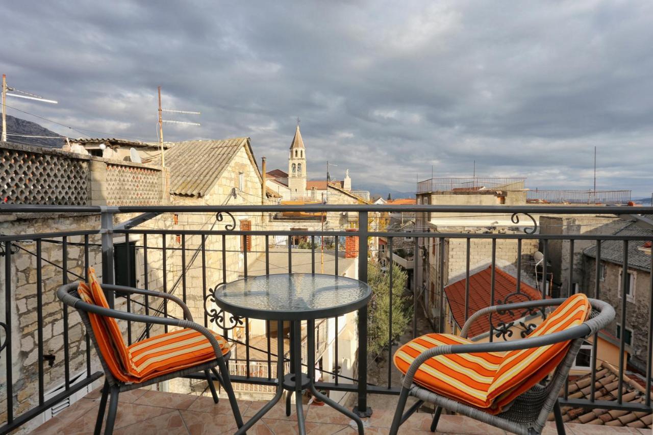 Apartments By The Sea Kastel Kambelovac, Kastela - 8679 外观 照片